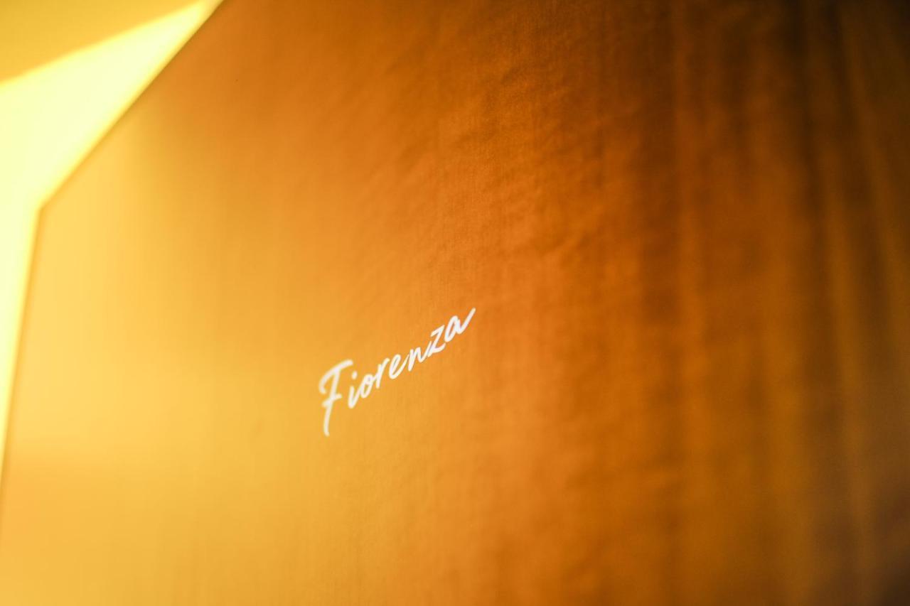 Fiorenza Boutique Apartment Флоренция Экстерьер фото